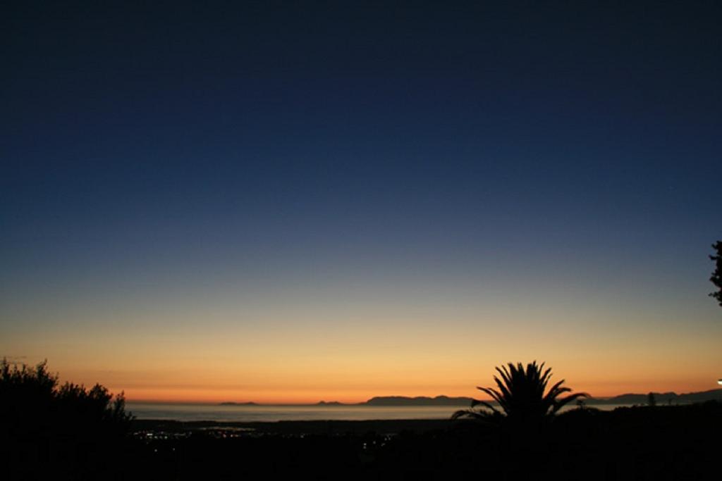 サマーセット・ウェスト Majorca House Bed & Breakfast エクステリア 写真