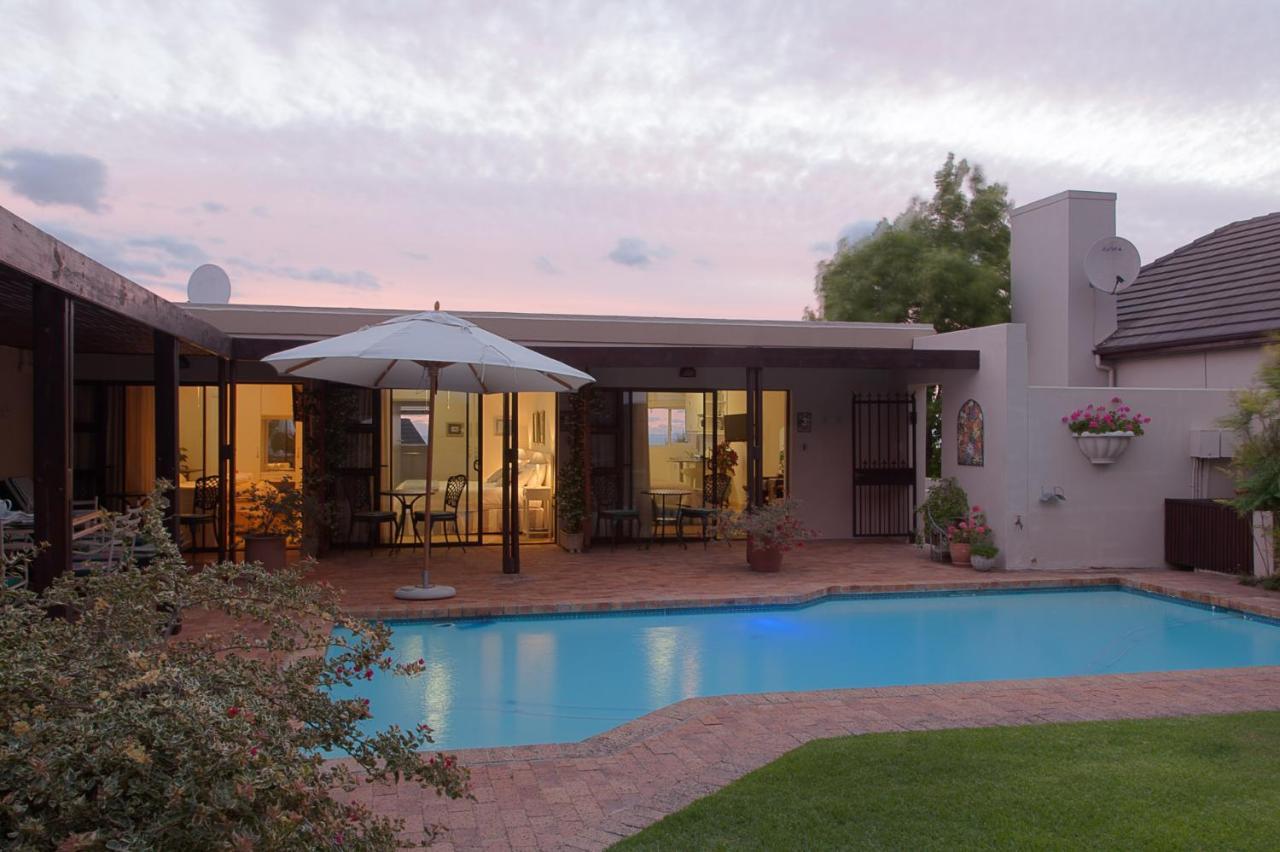 サマーセット・ウェスト Majorca House Bed & Breakfast エクステリア 写真